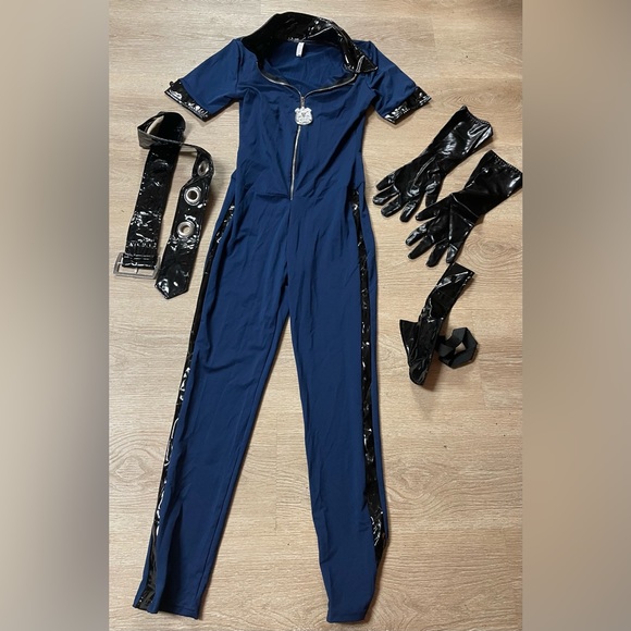 Sexy Cop Costume - Picture 1 of 5